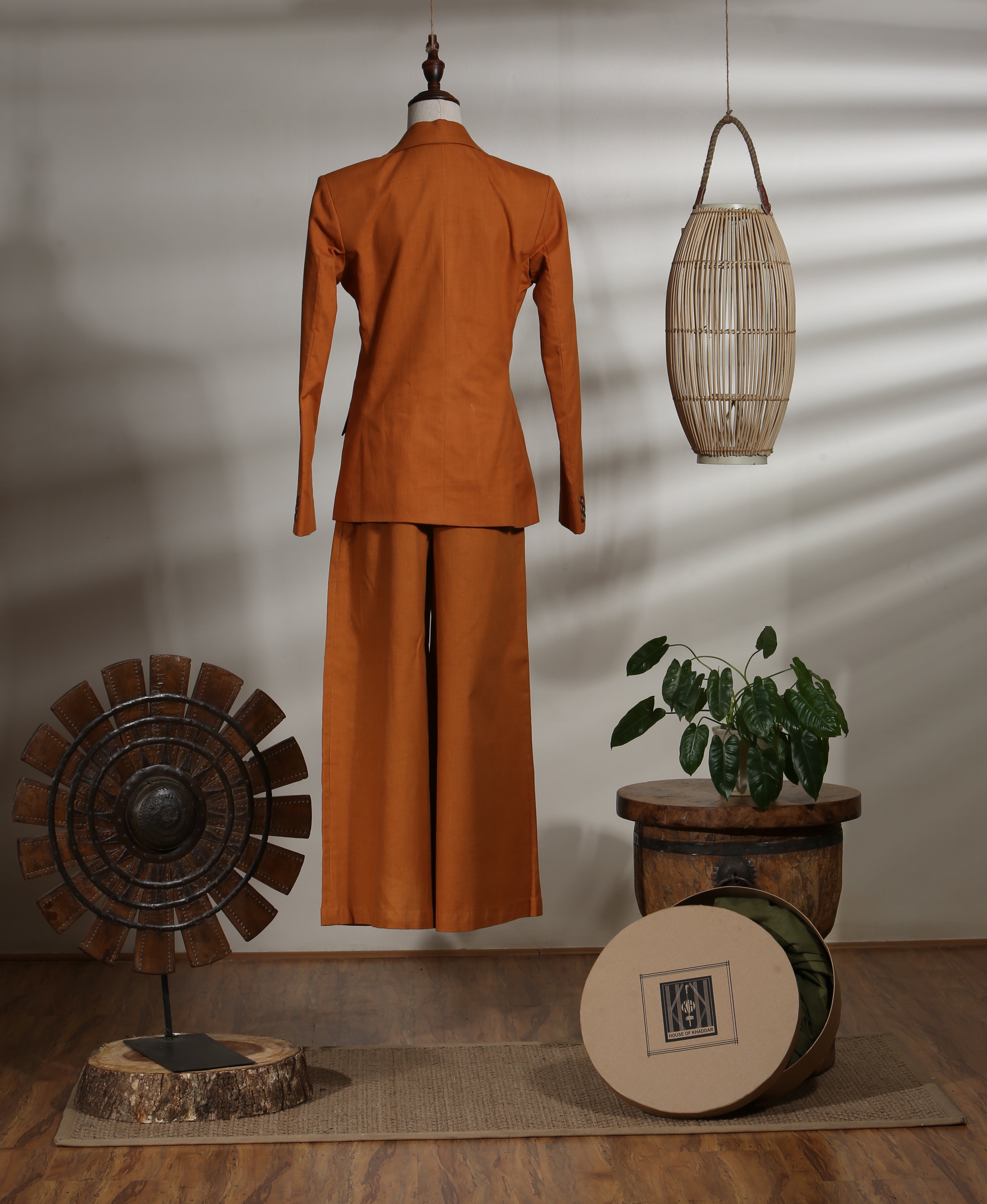 DOUBLE BREASTED BLAZER WiTH WIDE LEGGED TROUSERS - ADOBE