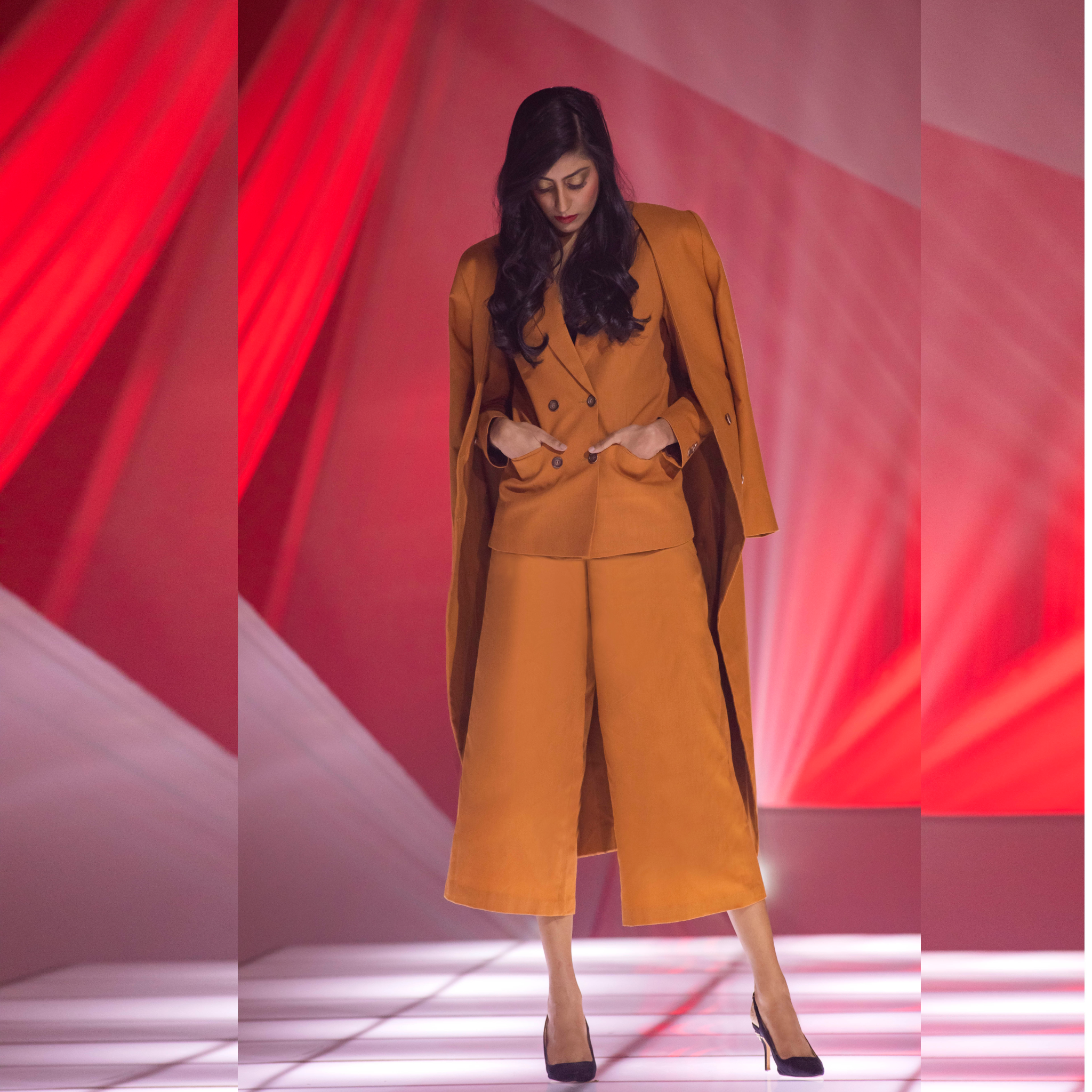 DOUBLE BREASTED BLAZER WITH CROPPED WIDE LEGGED TROUSERS - ADOBE