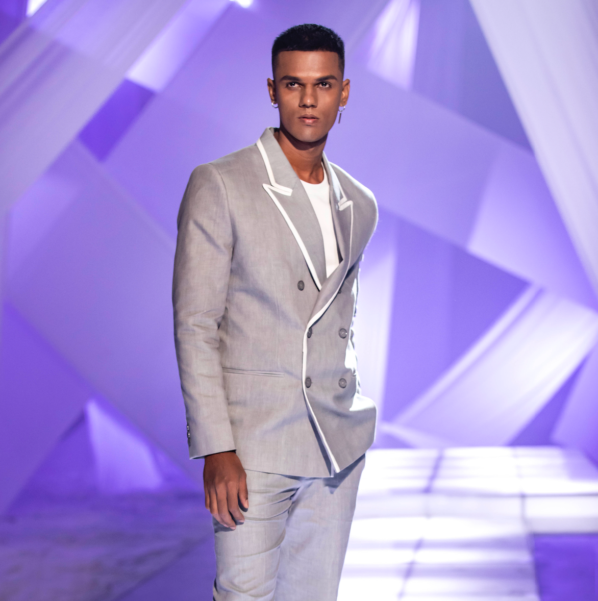 PEAK LAPEL JACKET WITH WHITE TRIMMING- 019