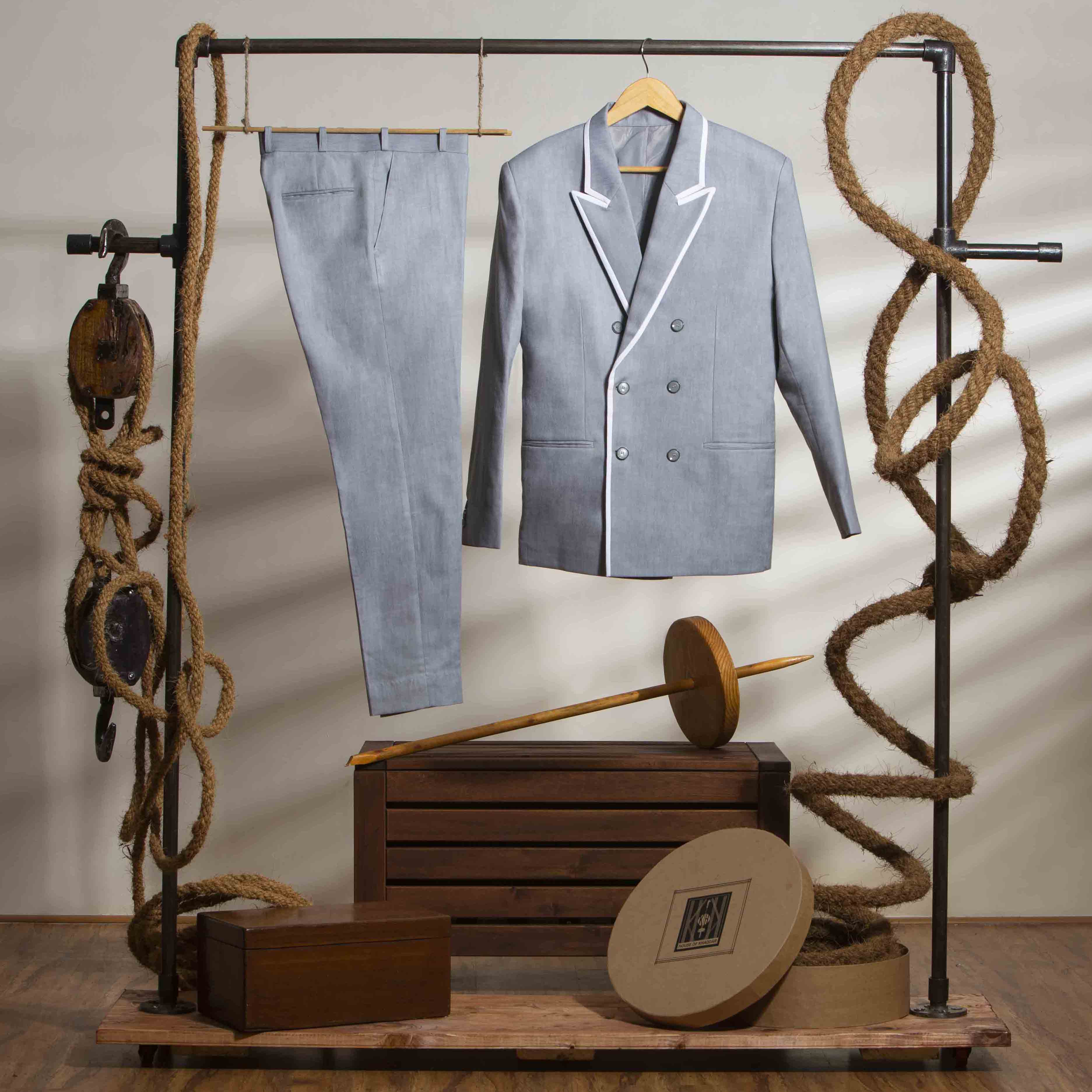 Peak Lapel Jacket with White Trimming