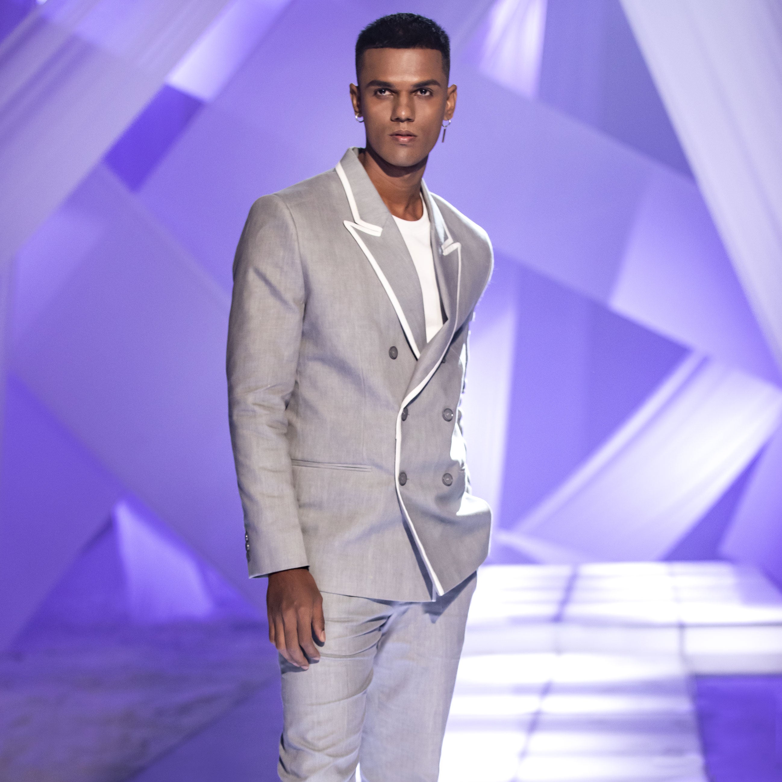 Peak Lapel Jacket with White Trimming